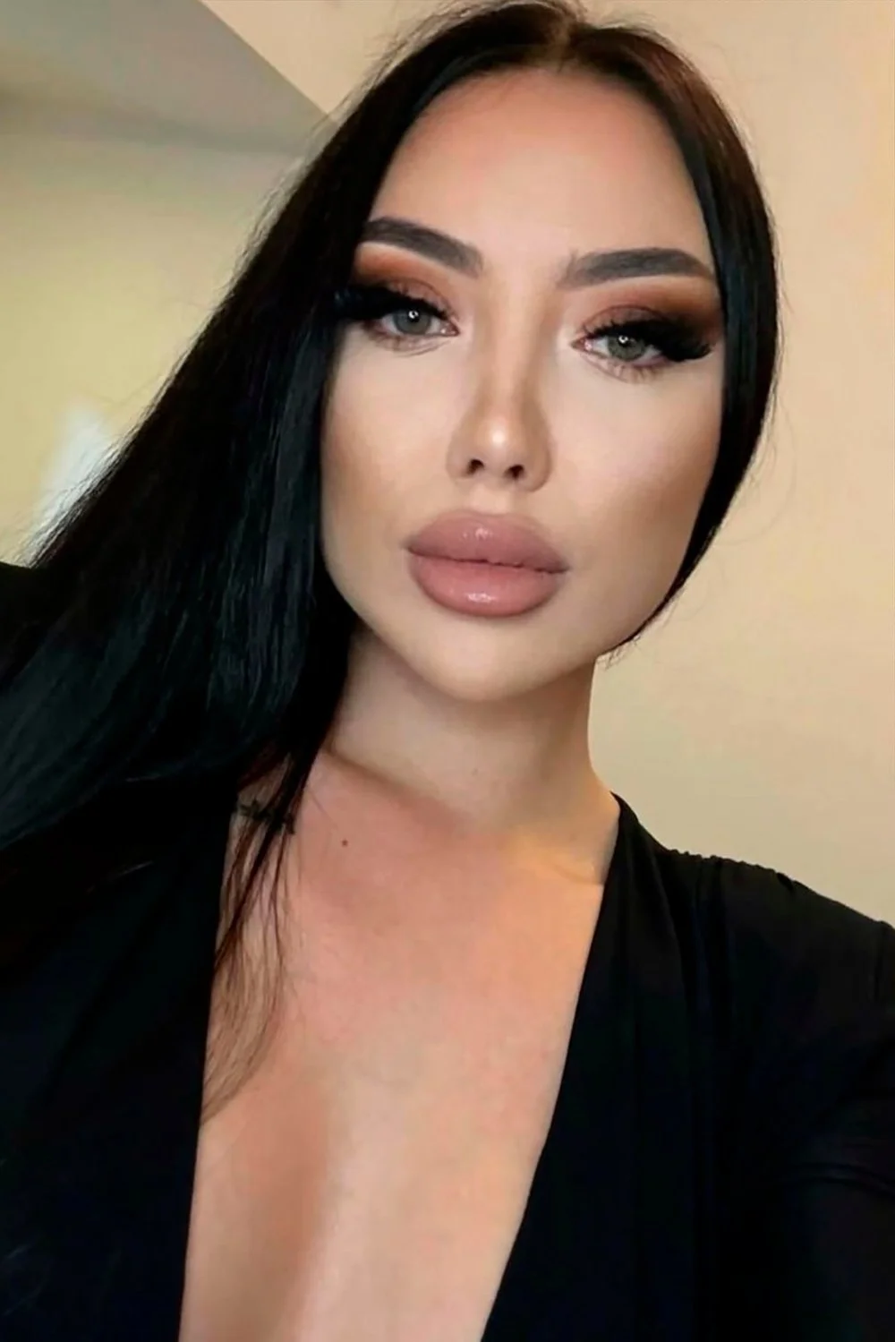 Escort Service in Aerocity