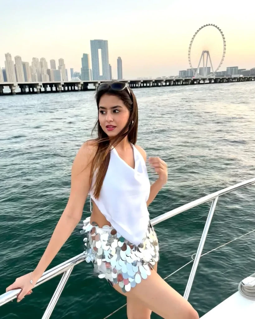 Desi Bhabhi Escorts in Delhi