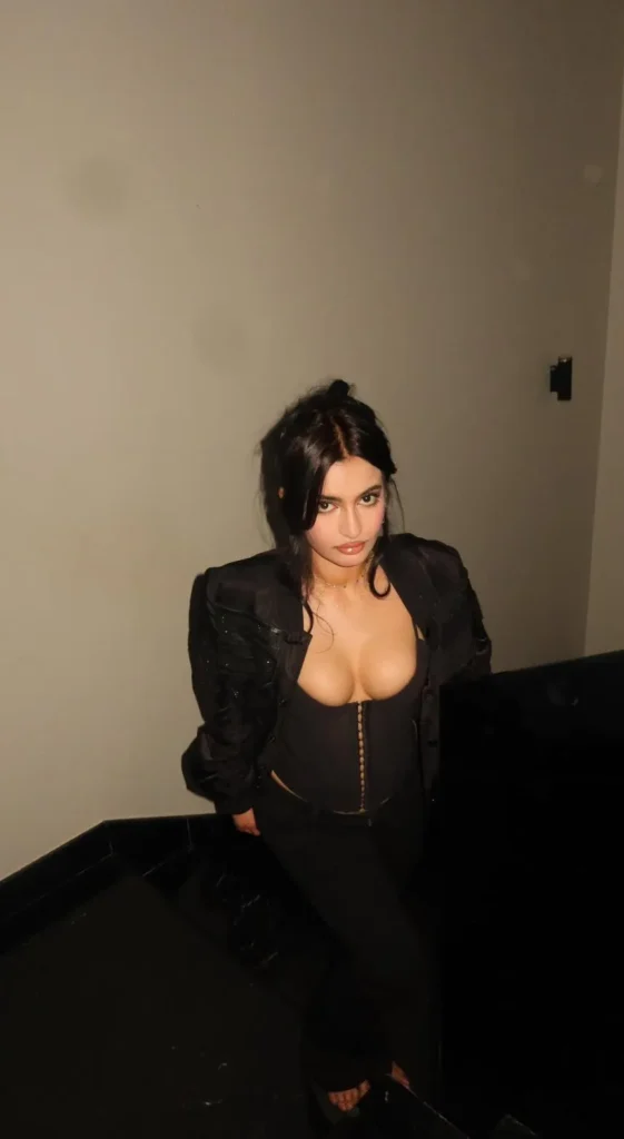 Escorts in Saket
